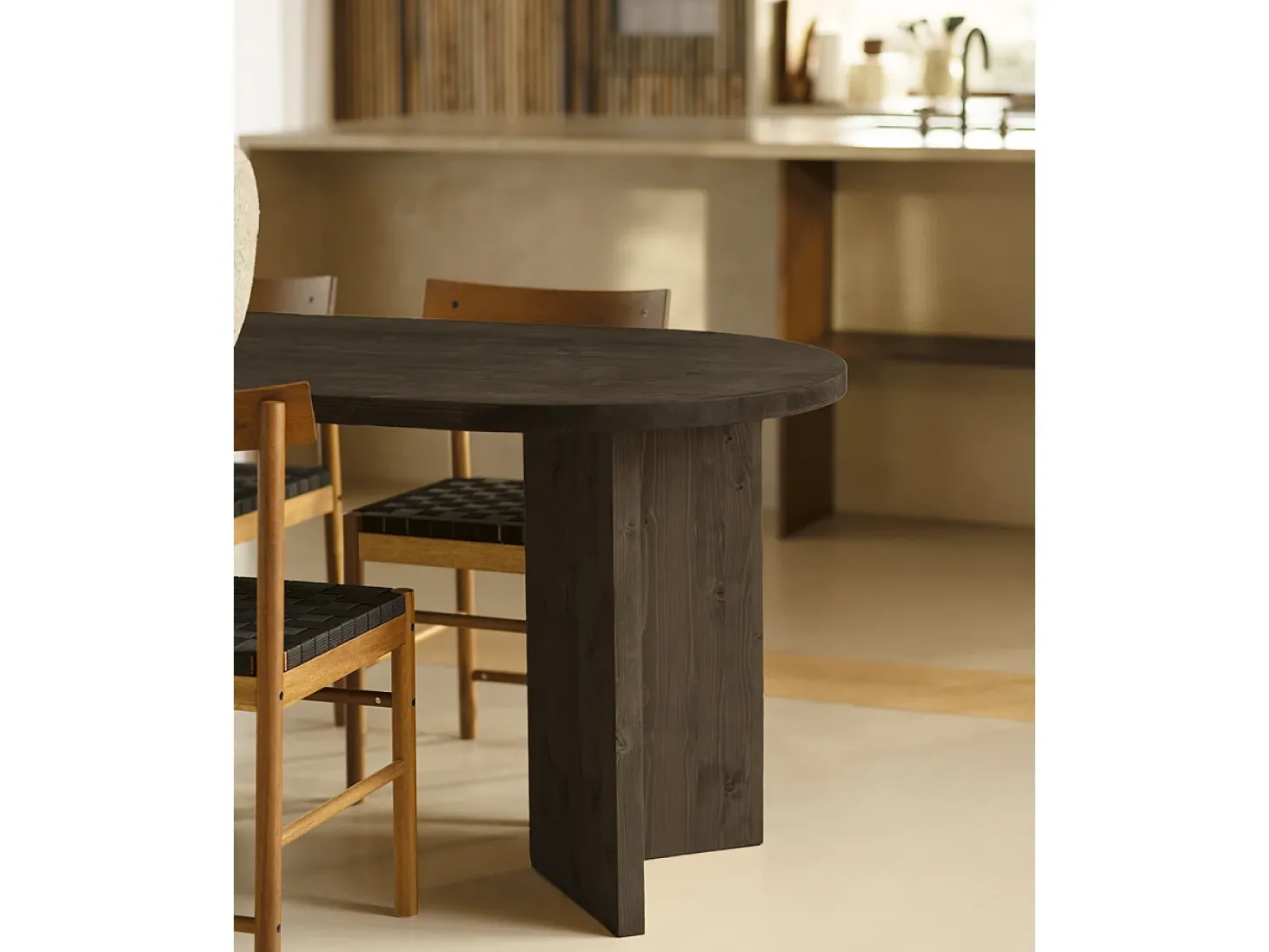 Mesa de comedor de madera maciza de abeto ovalada Decowood en tono negro de 200x75cm en tono negro - OSAKA - DECOWOOD