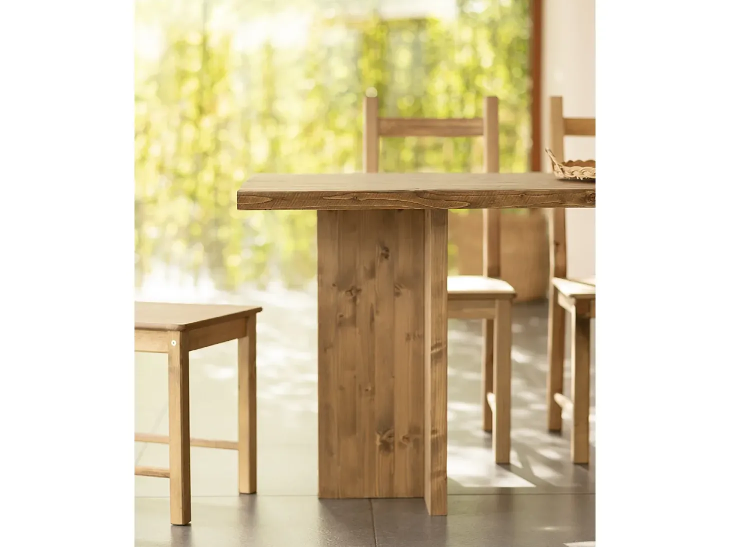 Mesa de comedor de madera maciza en tono roble oscuro 200x75cm - TENA - DECOWOOD