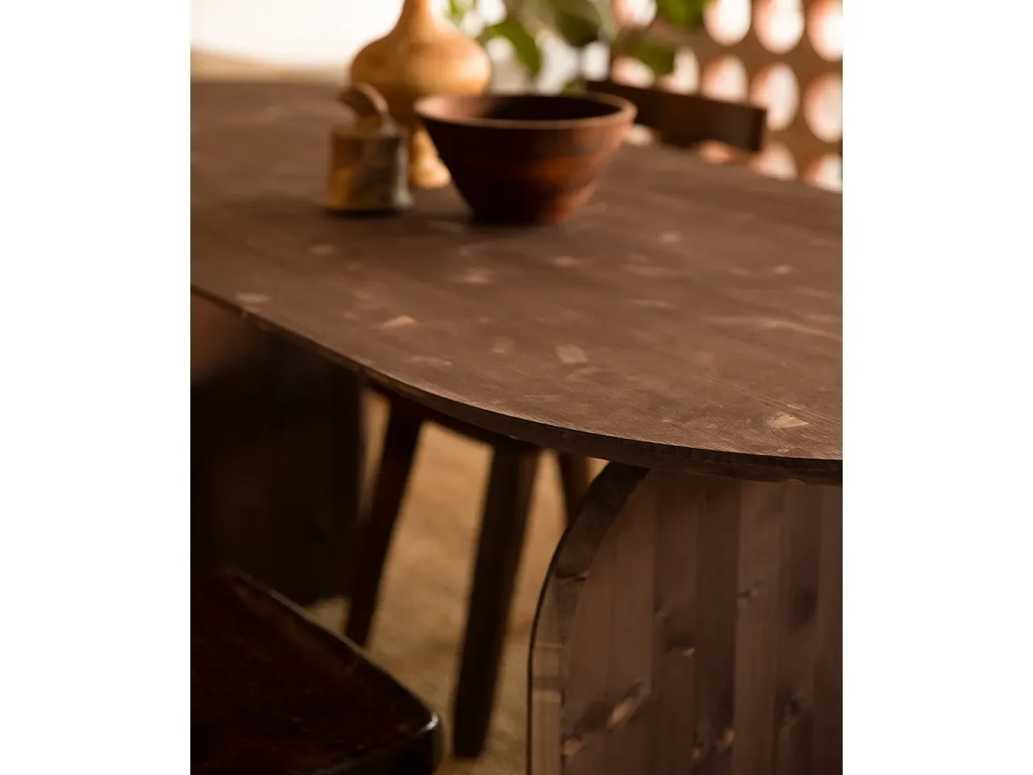 Mesa de comedor de madera de abeto maciza ovalada Decowood en tono nogal de 180x75,2cm - BLOOM - DECOWOOD