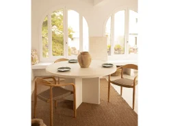 Mesa de comedor de madera maciza de abeto redonda Decowood en tono blanco en microcemento de Ø110x75cm - TOKYO - DECOWOOD