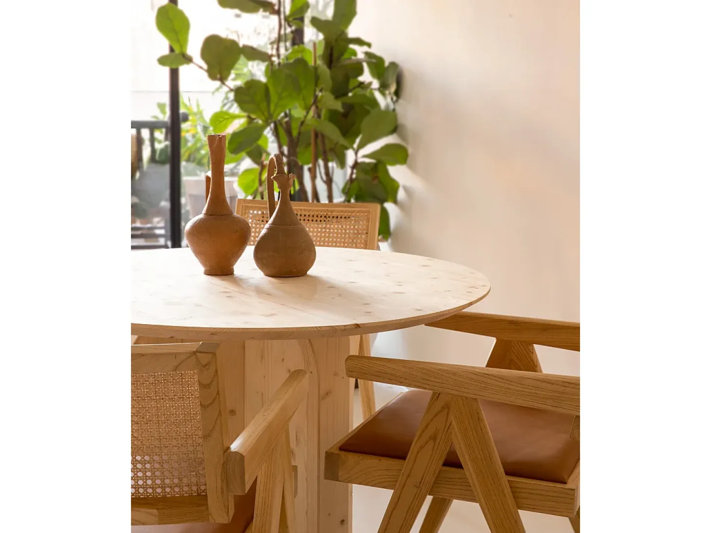 Mesa de comedor de madera de abeto maciza redonda Decowood en tono natural de Ø110x75cm - TOKYO - DECOWOOD