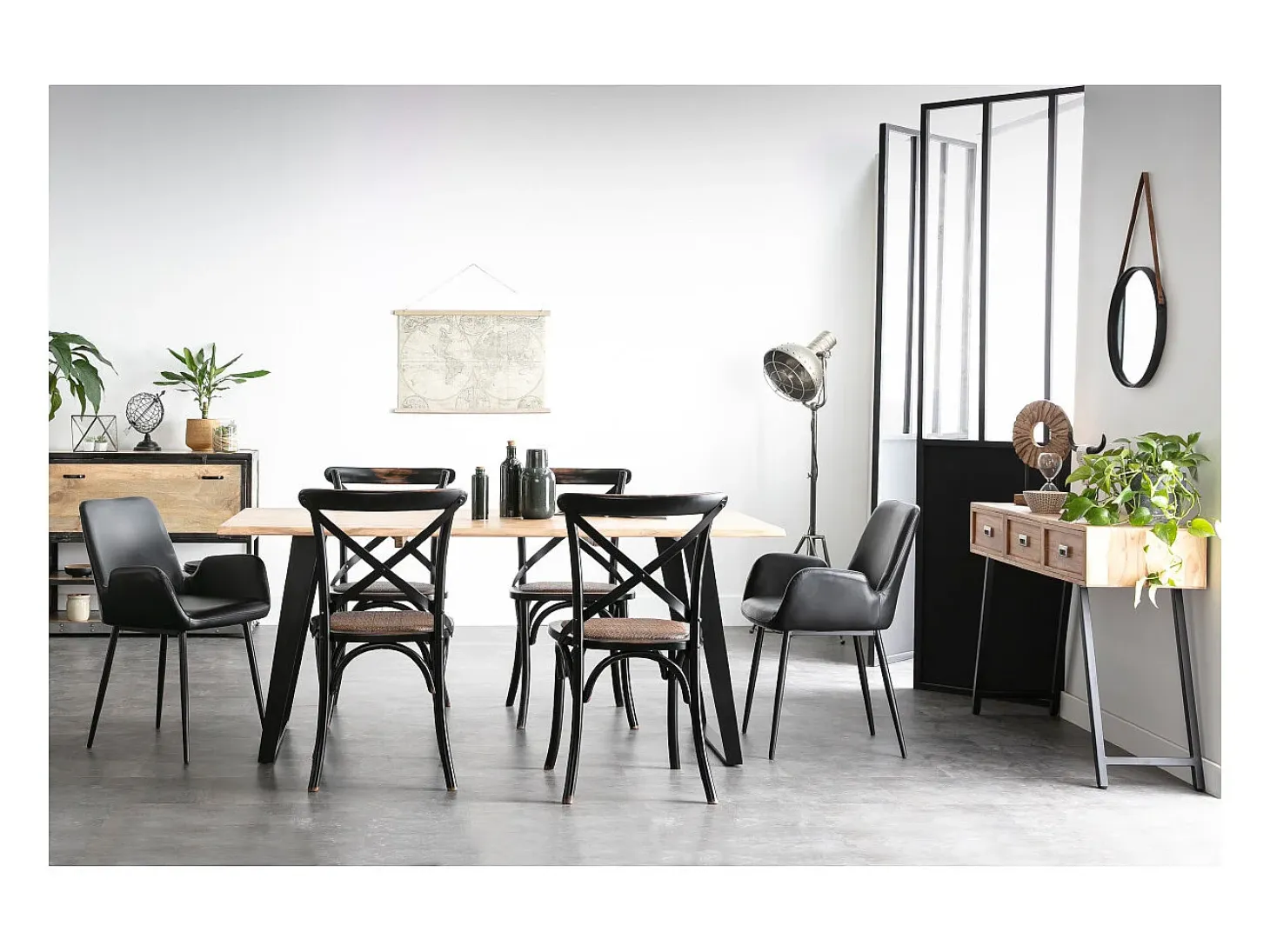 Mesa de comedor en acacia y metal negro L175 KORA