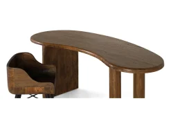 Mesa de comedor en estilo rustco fabricada en madera de teca