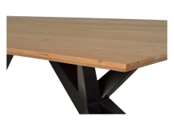 Mesa de comedor estilo industrial en madera maciza