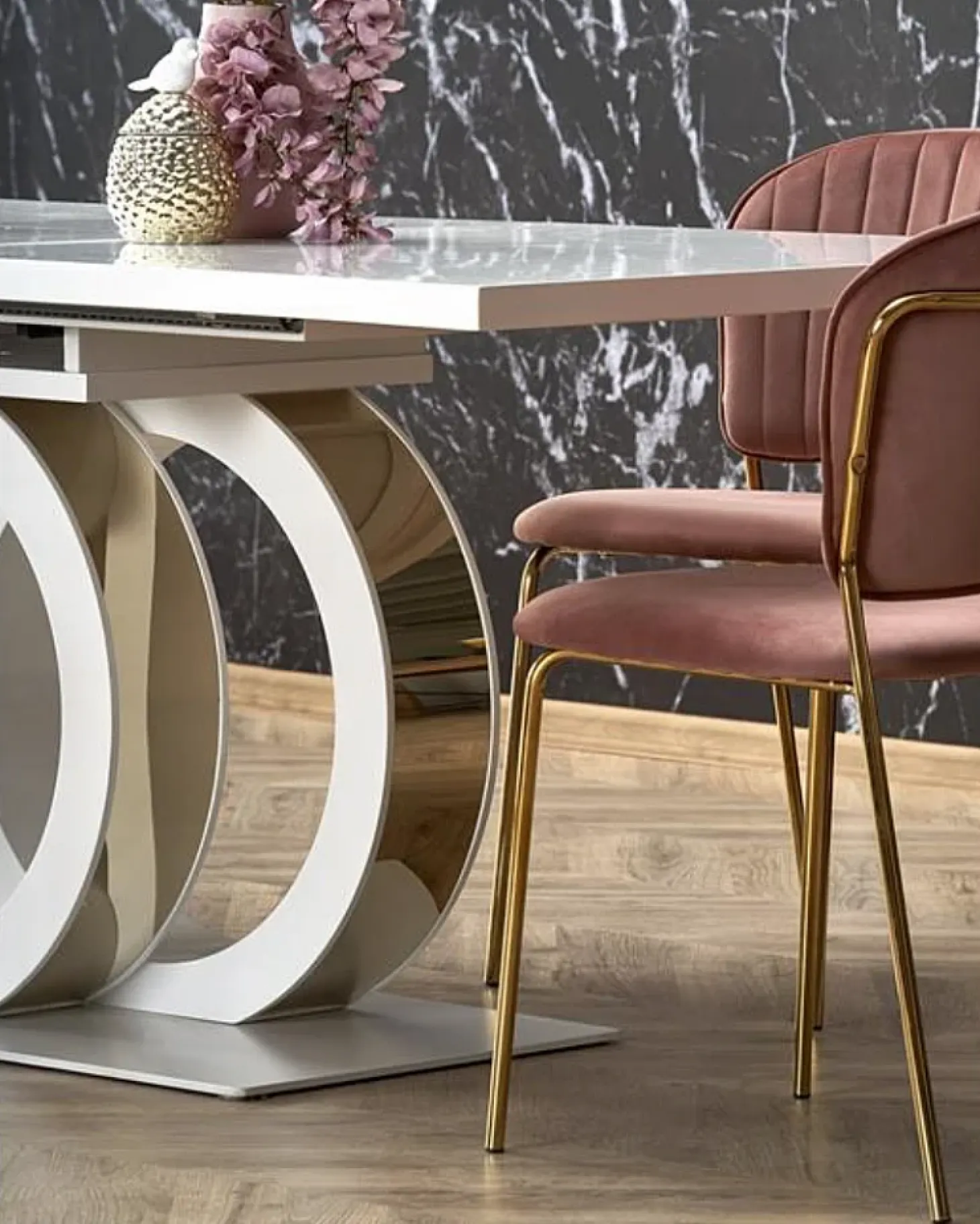 Mesa de comedor extensible lacada en blanco 160cm Goma