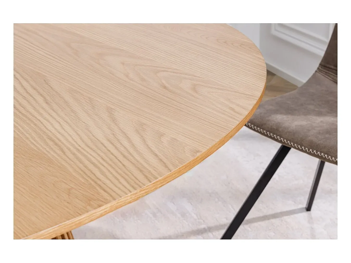 Mesa de comedor KANOVA 120 cm – Tablero redondo de roble claro y pie central de diseño – Estilo contemporáneo