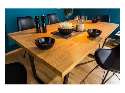 Mesa de comedor MERAX – acabado en roble claro y negro – 160 cm – Estilo industrial