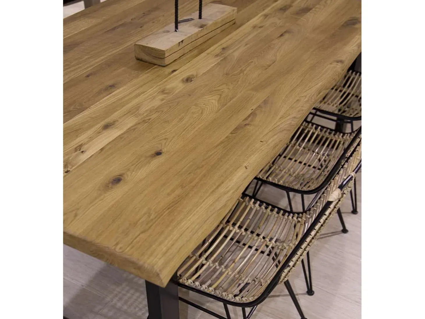Mesa de comedor nórdica de 75x160x90 cm con sobre de madera y patas metálicas Derby