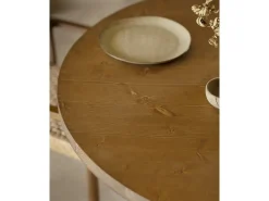 Mesa de comedor redonda de madera maciza tono roble oscuro y patas de microcemento en tono tierra DECOWOOD de Ø120x75cm - LUCÍA - DECOWOOD