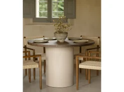 Mesa de comedor redonda de madera maciza tono roble oscuro y patas de microcemento en tono tierra DECOWOOD de Ø120x75cm - LUCÍA - DECOWOOD