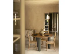 Mesa de comedor redonda de madera maciza tono roble medio y patas de microcemento en tono verde DECOWOOD de Ø120x75cm - LUCÍA - DECOWOOD