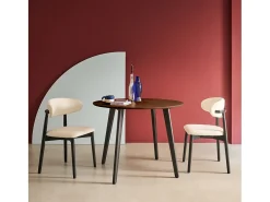 Mesa de comedor redonda efecto madera con patas de metal negro, 4