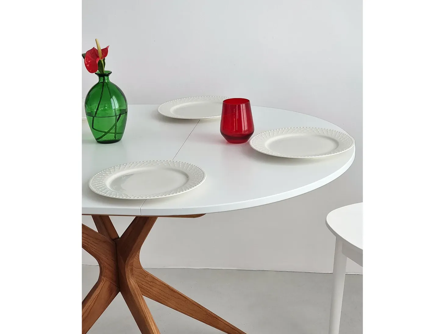 Mesa de comedor redonda extensible 90cm Jubi Marrón Beige | Pata de fresno teñida de roble