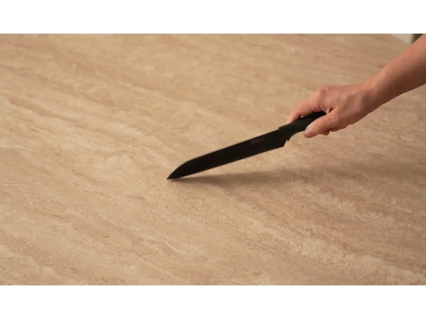 Mesa de comedor redonda para 4 personas - Tablero de cerámica efecto travertino beige - ANA