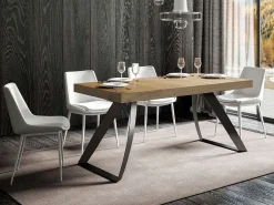 Mesa de diseño Volta 160 cm roble claro con patas curvadas de metal antracita