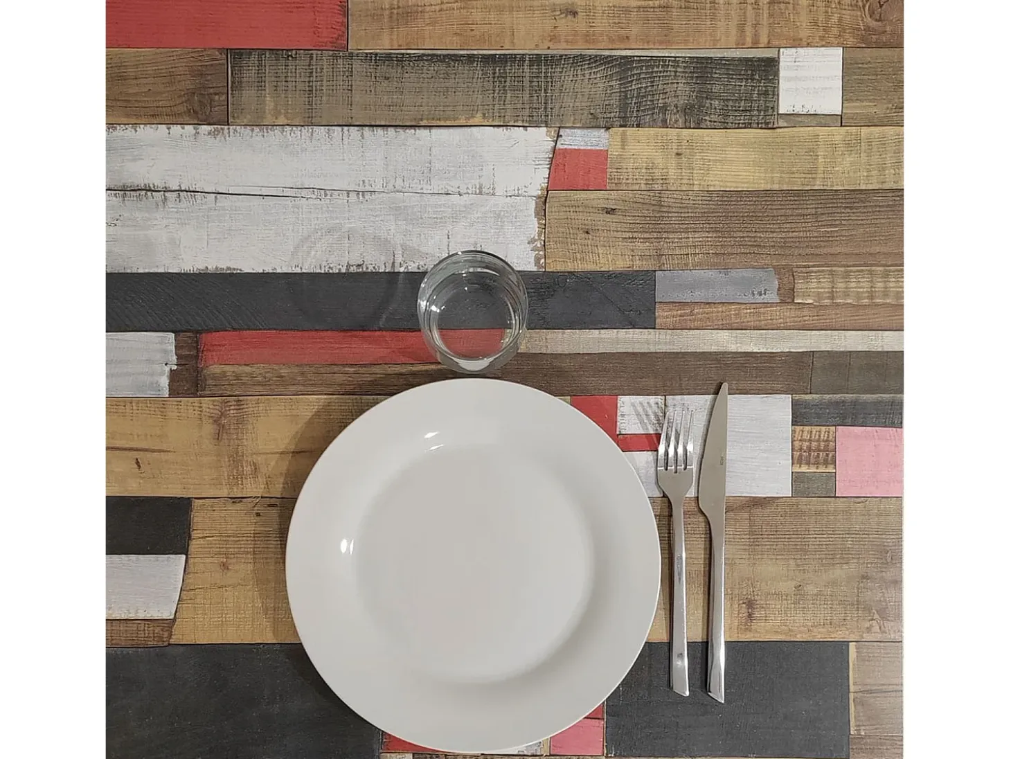 Mesa de pie 60 x 60 cm - Dina modelo madera color rojo