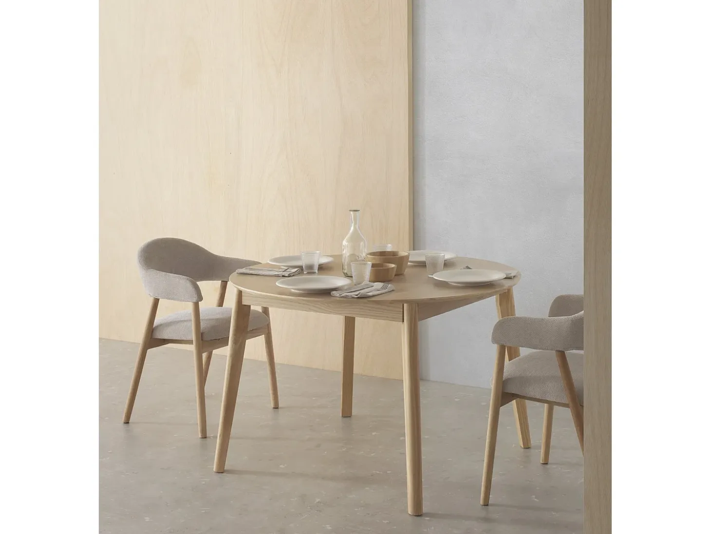 Mesa extensible 120/150 con patas de hevea con sobre chapado en roble