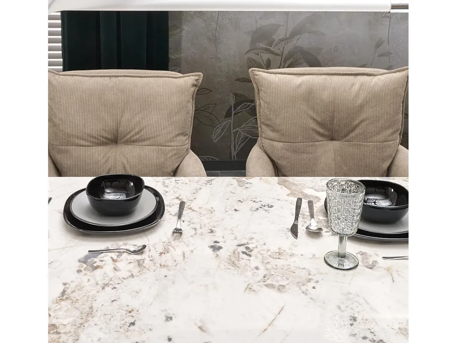 Mesa extensible de cerámica 180-240 cm con pata de madera Diseño Lisa