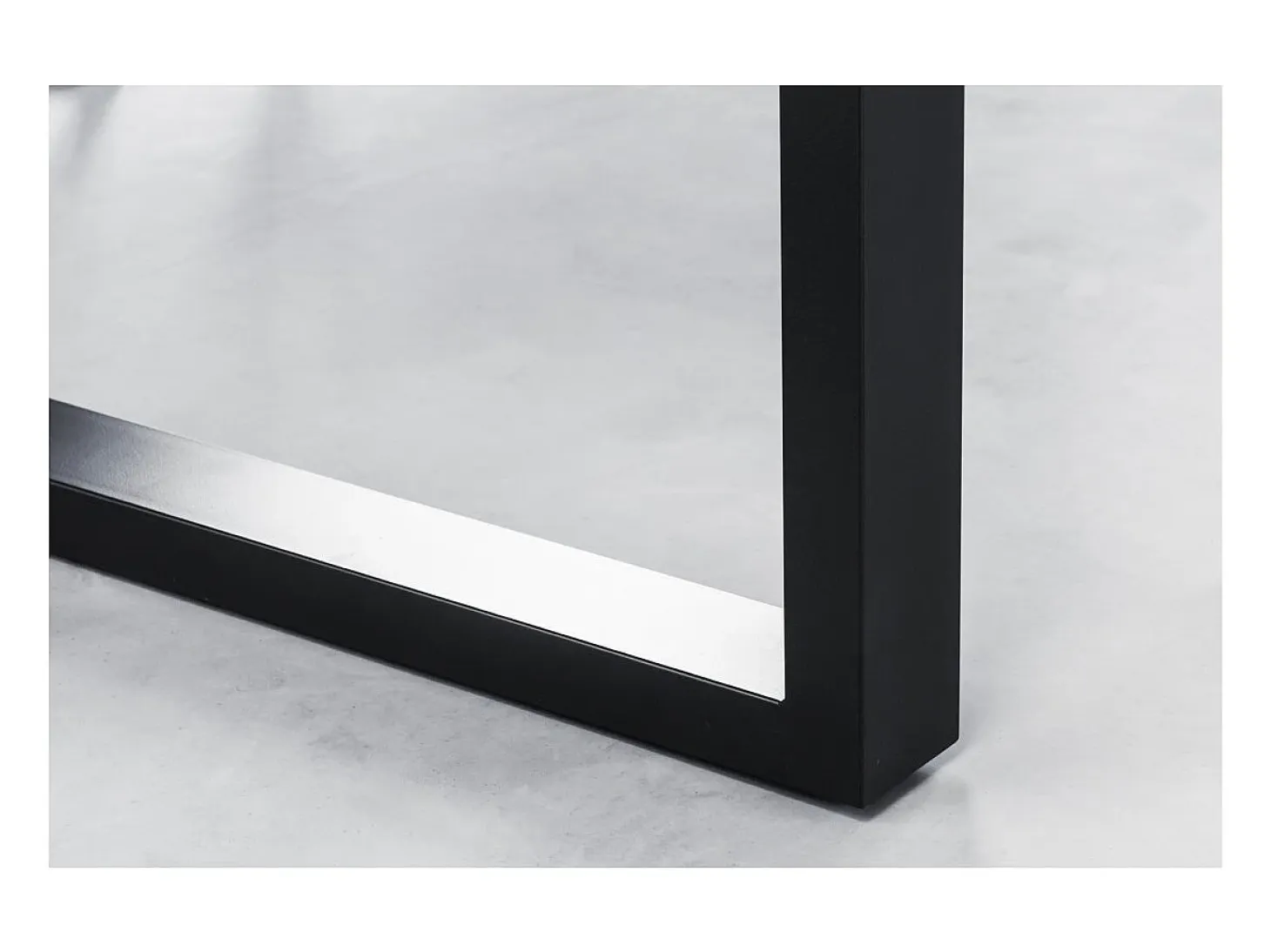 Mesa NALKO 200 cm – Tablero de madera maciza de acacia y estructura de metal negro – Elegancia industrial y autenticidad natural
