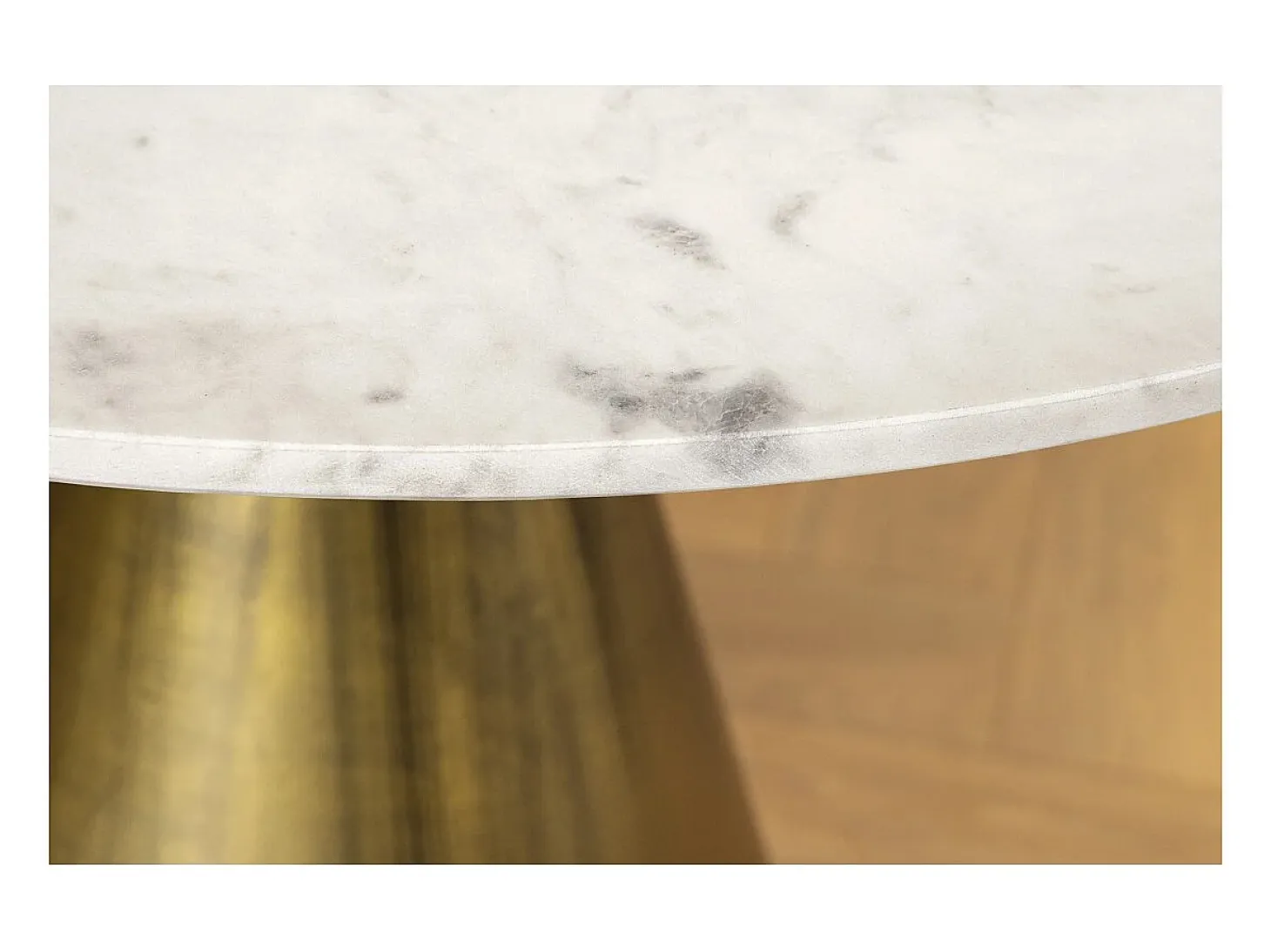 Mesa redonda SOLEA – Mármol blanco y pie dorado – Elegante y moderna