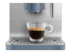 Máquina de café espresso con molinillo Smeg Collezione BCC12SBMEU azul tormenta, molinillo de acero inoxidable, boquilla de vapor, 19 bares, Thermoblock