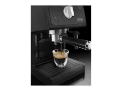 Máquina de espresso DeLonghi ECP3121 15 bares negra con sistema cappuccino 360° y almacenamiento integrado para filtros