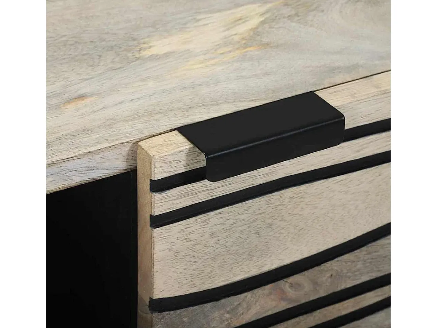 Muebles y estantes para almacenamiento de medios en blanco y negro