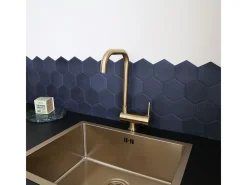 New Oslo mezclador para fregadero abatible oro cepillado Essebagno