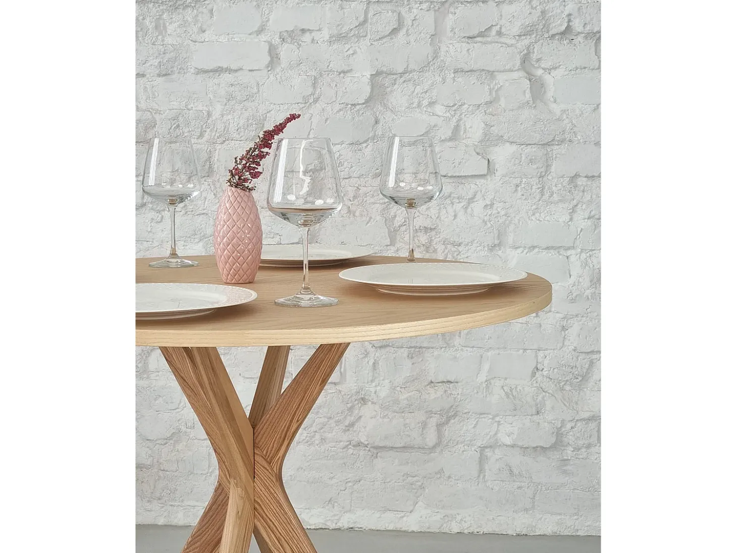 Pequena mesa de comedor redonda de 70 cm Jubi madera de fresno