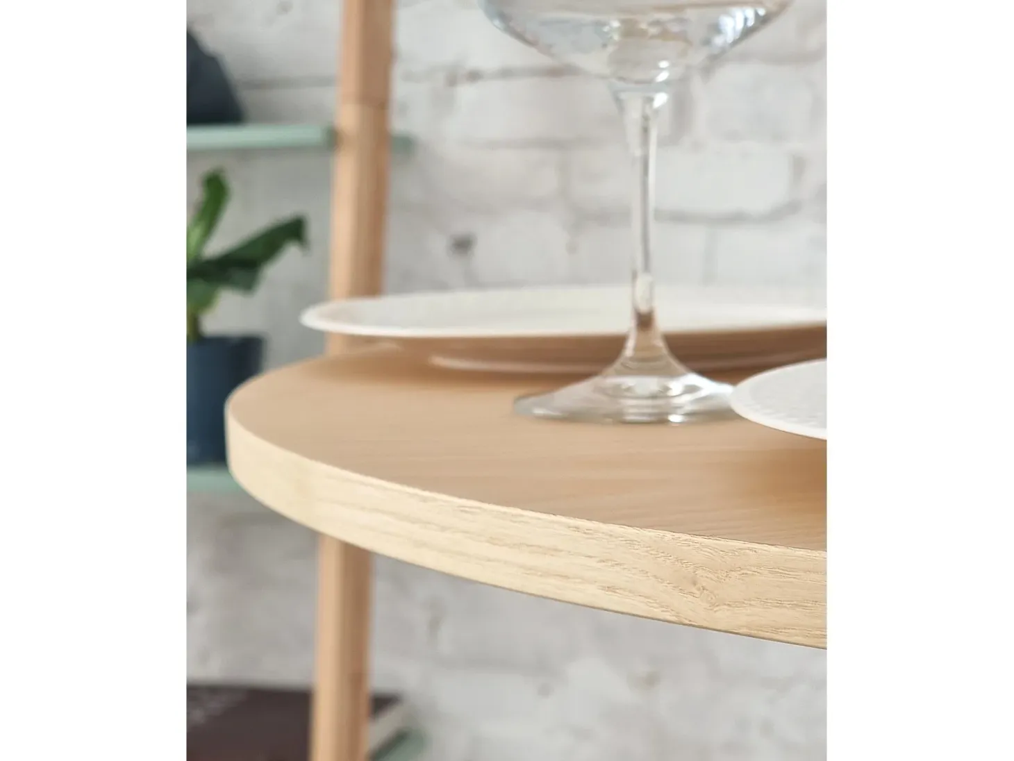 Pequena mesa de comedor redonda de 90 cm Jubi madera de fresno