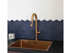 Portofino Mezclador de lavabo con teleducha extraíble en cobre cepillado Essebagno