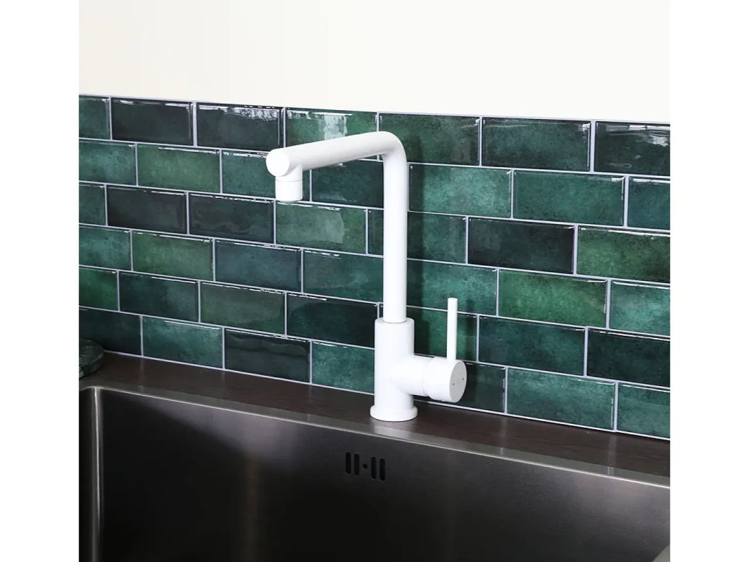 Pure II mezclador para fregadero blanco Essebagno
