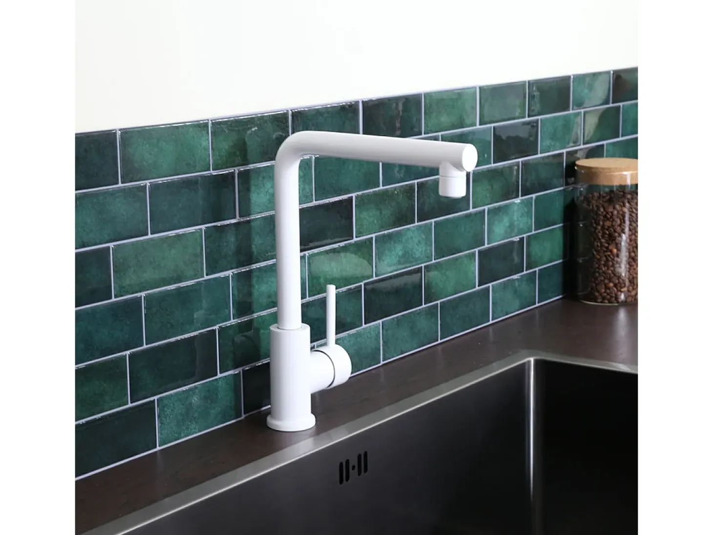 Pure II mezclador para fregadero blanco Essebagno