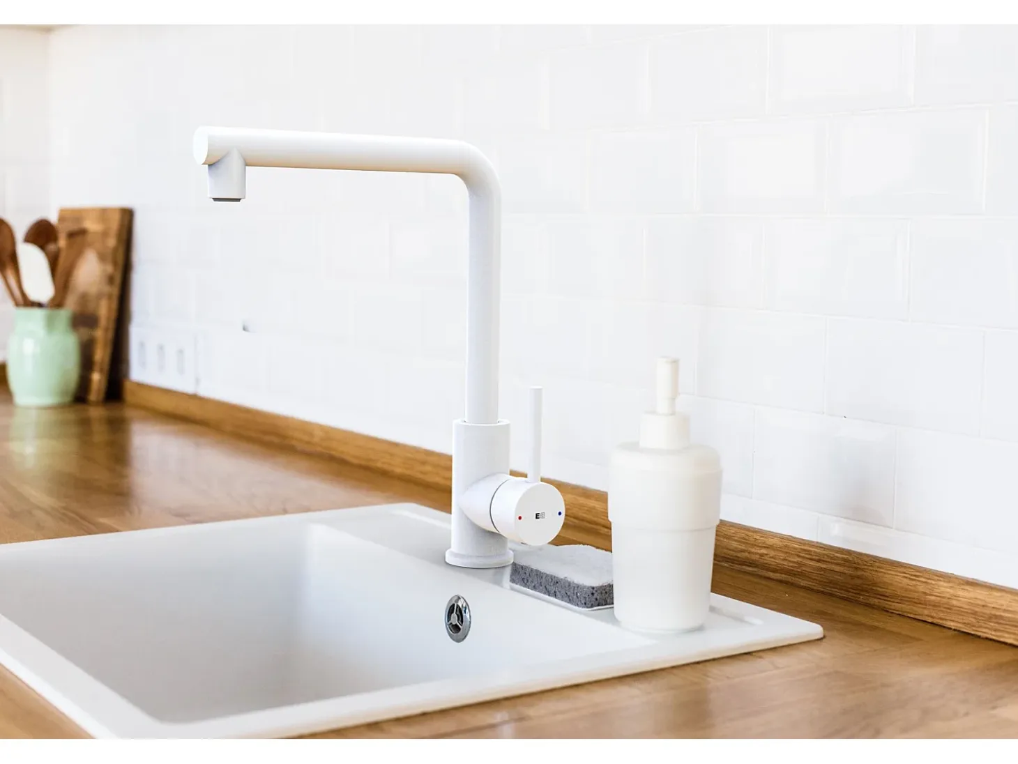 Pure II mezclador para fregadero blanco Essebagno