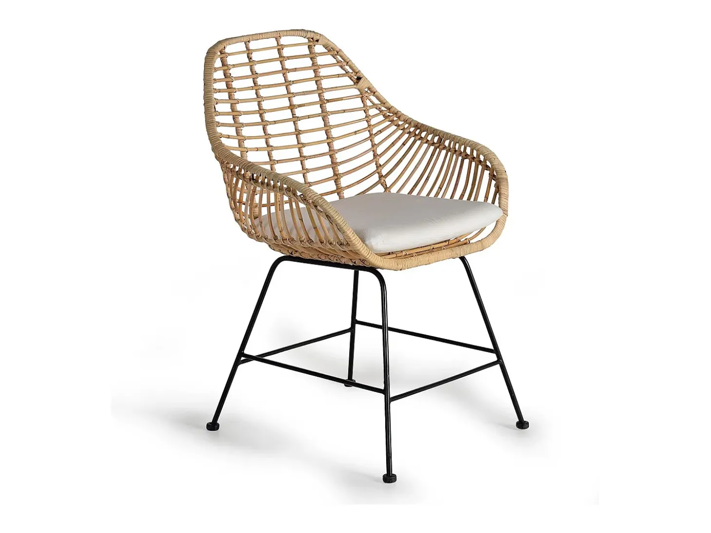 Set de 2 sillas de rattan con cojín incluído