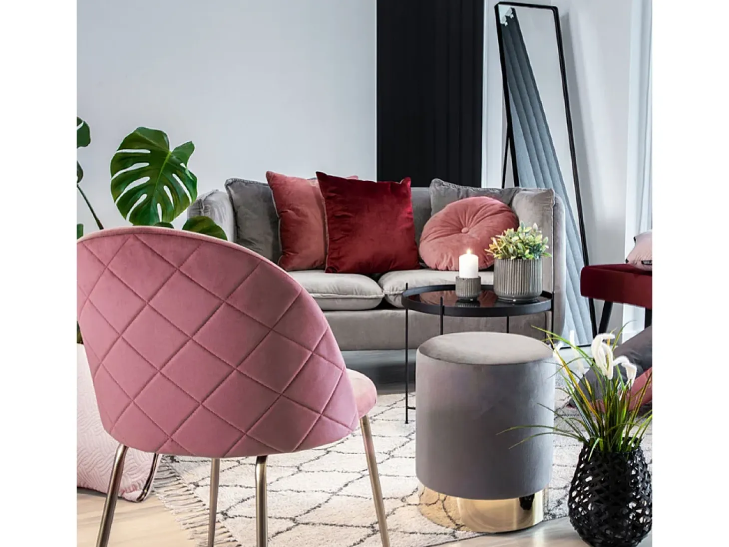 Set van 2 PINOZ fluwelen stoelen – Hedendaagse elegantie-Color Rosa