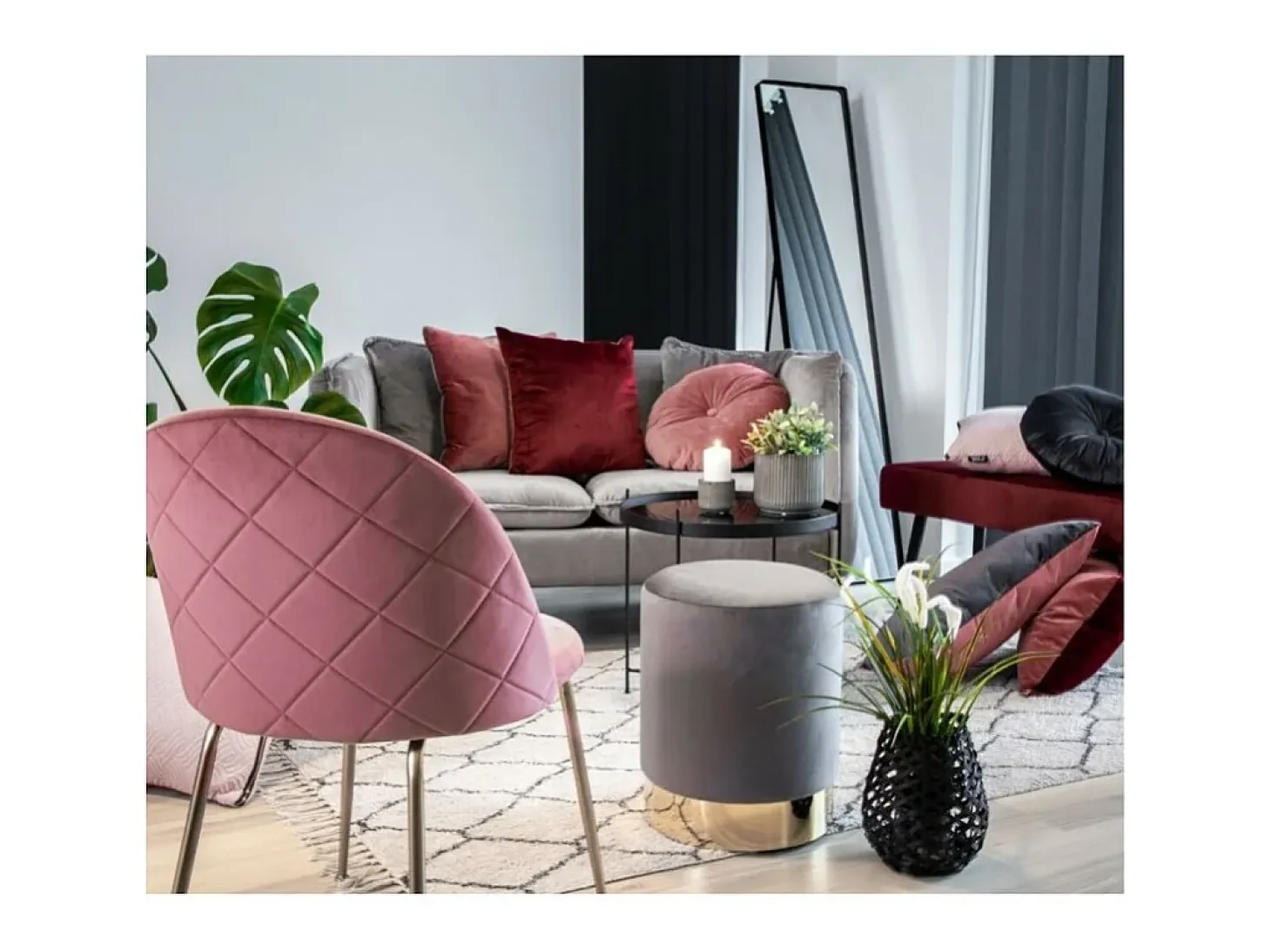Set van 2 PINOZ fluwelen stoelen – Hedendaagse elegantie-Color Rosa