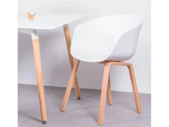 Silla con asiento de plástico y patas de madera de haya - Daxer - Blanco