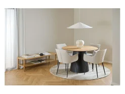 Silla de comedor Bonita con reposabrazos tela beige.