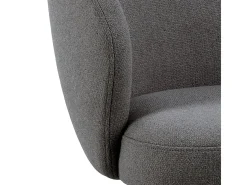 Silla de comedor Darlene con reposabrazos tela gris.