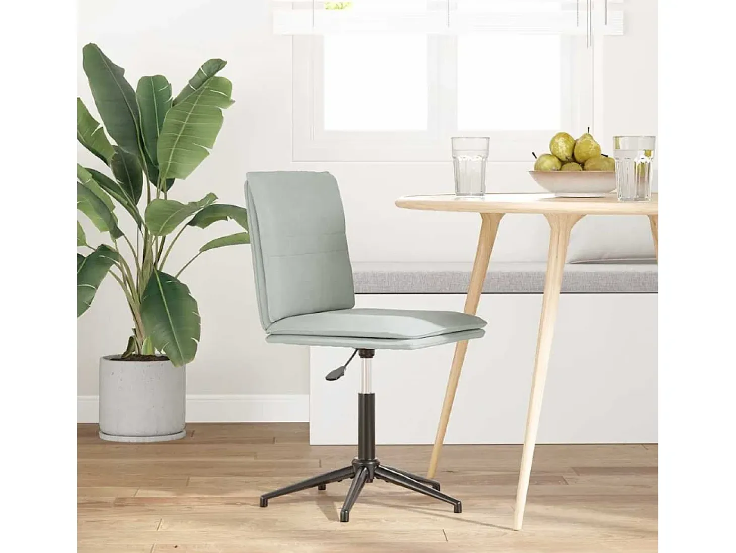 Silla de comedor de terciopelo gris claro