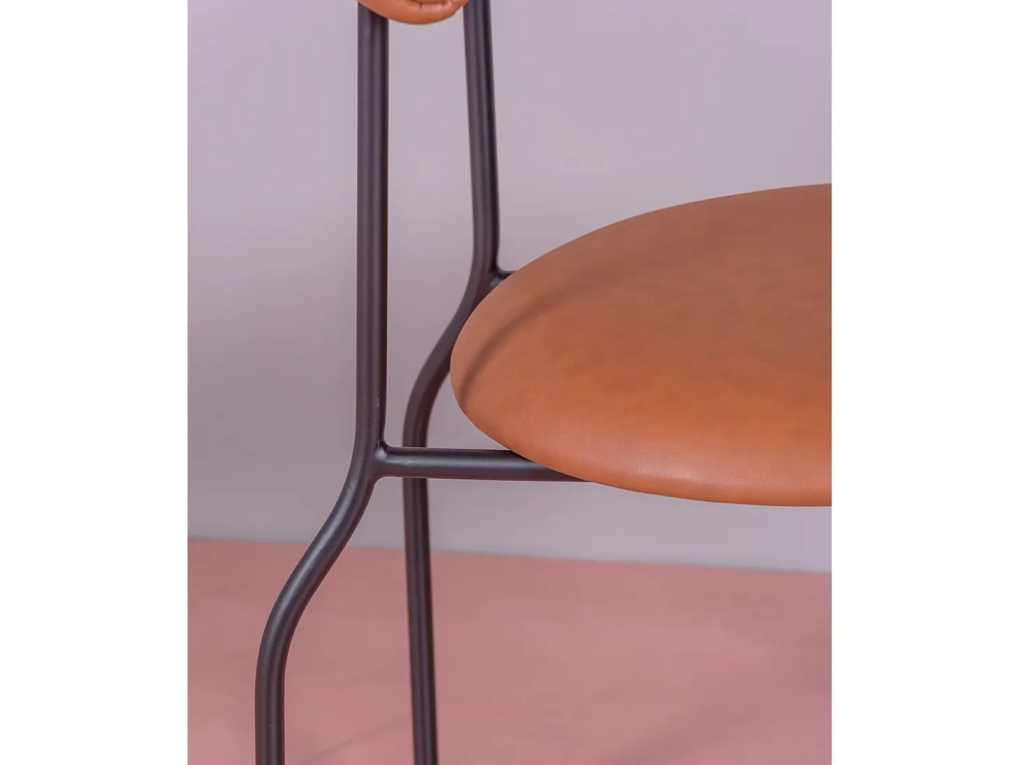 Silla de comedor estilo industrial tapizada en polipiel - Elbow - Marrón