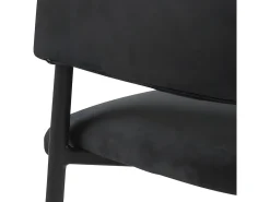 Silla de comedor Lisa con reposabrazos color negro.