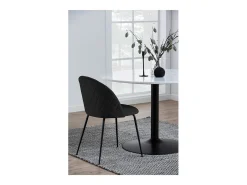 Silla de comedor Louise en terciopelo negro.
