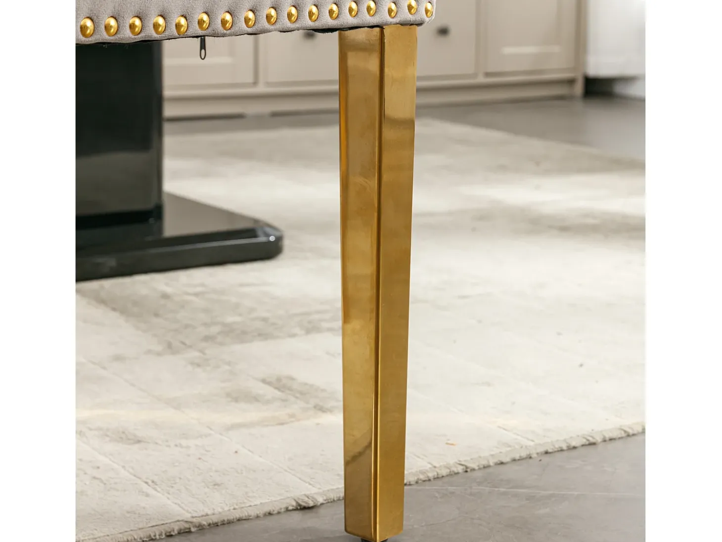Silla de comedor moderna, terciopelo gris, patas de madera, clavos decorativos, juego de 2 (65x50x95 cm)