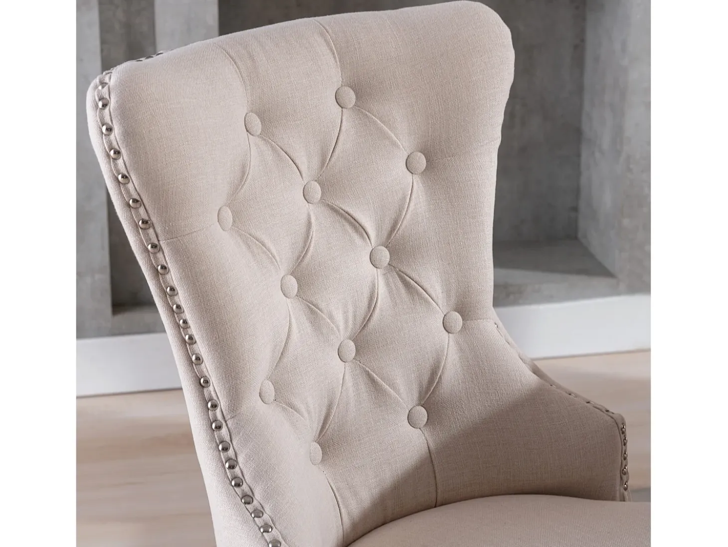 Silla de comedor, silla de dormitorio con patas de roble, botones, tachuelas cromadas, tela de lino, beige (L50xP54xH97 cm), 4 piezas