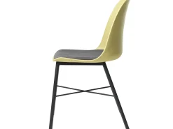 Silla de comedor Whise en color amarillo polvoriento y gris, estructura de metal negro.