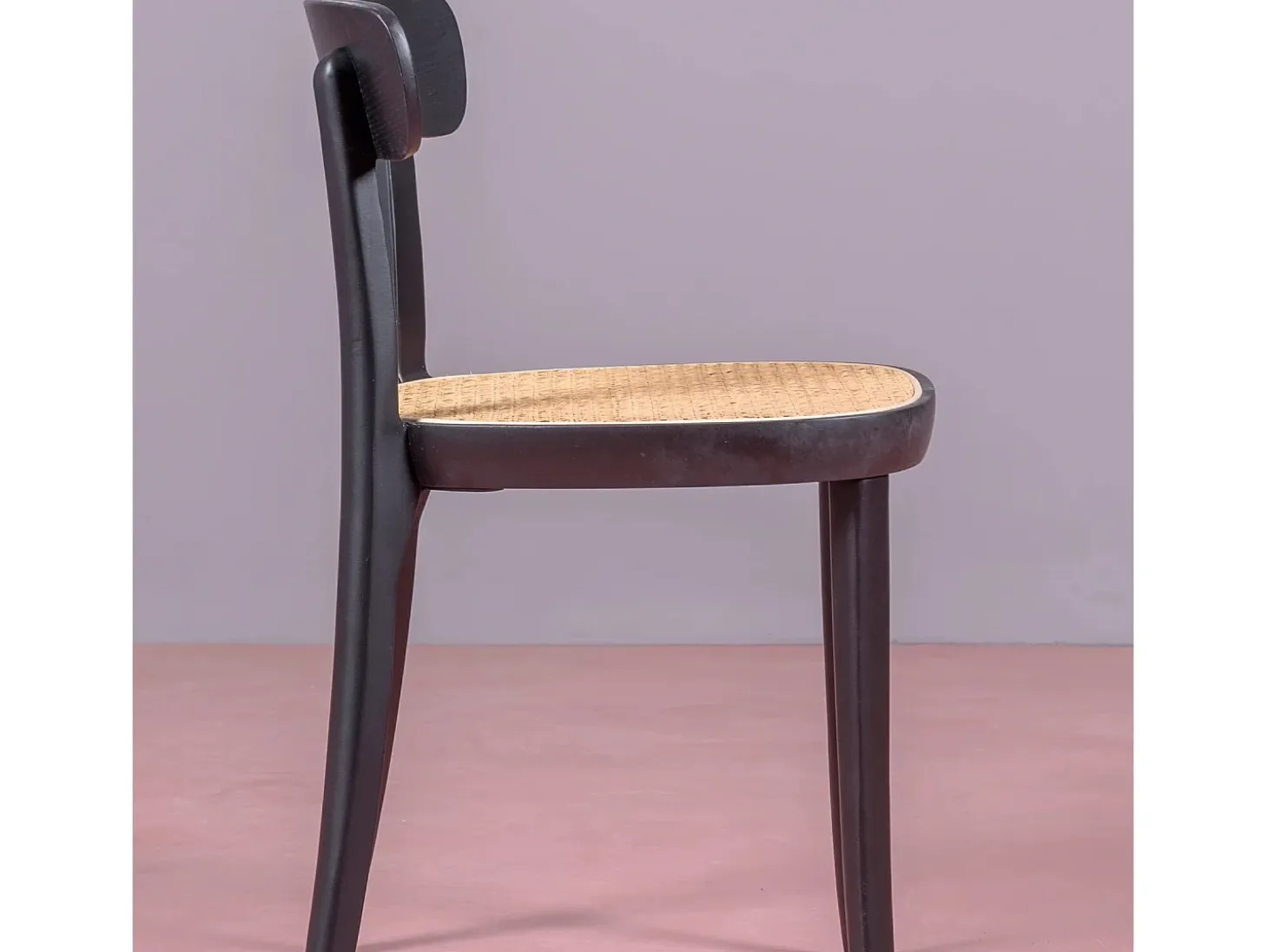 Silla de diseño en madera de fresno y asiento de ratán natural - Tours - Negro