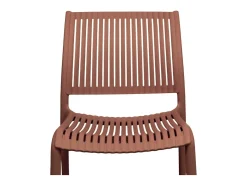 Silla de exterior Aurora en plástico rojo ladrillo, modelo confort