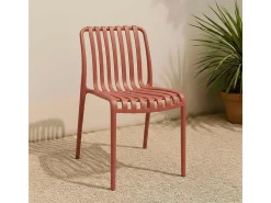 Silla de exterior Iside de plástico resistente, confort premium, color rojo ladrillo